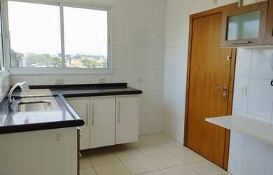 Imagem: O apartamento possui 4 Dormitórios, 3 Banheiros, 2 Vagas na