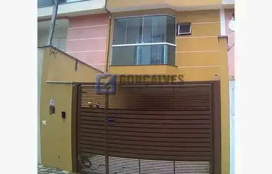 Imagem: A casa possui 3 Dormitórios, 4 Banheiros, 4 Vagas na garagem
