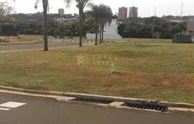 Imagem: O terreno possui 530m² de Área e está localizado em Alphaville