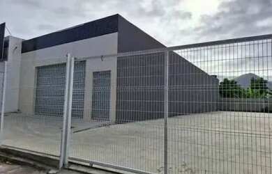 Imagem: O depósito possui 5 Vagas na garagem, 840m² de Área e está