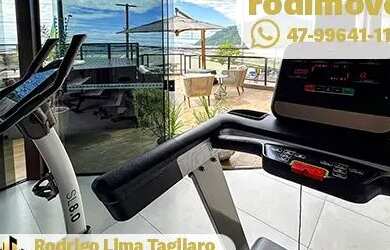 Imagem 3: Apartamento Diferenciado debruçado na orla de Balneário Camboriú, uma...