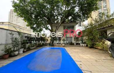 Imagem: A casa à venda possui 3 Dormitórios, 5 Banheiros, 3 Vagas