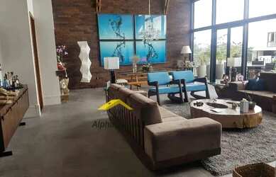 Imagem: A casa em condomínio possui 4 Dormitórios, 5 Banheiros, 5