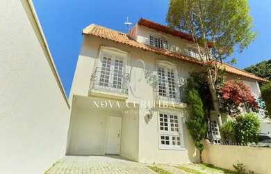 Imagem: A casa em condomínio possui 3 Dormitórios, 3 Banheiros, 3