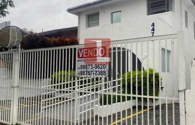 Imagem: O depósito possui 5 Vagas na garagem e 300m² de Área e está