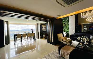 Imagem: O apartamento possui 4 Dormitórios, 4 Banheiros, 4 Vagas na