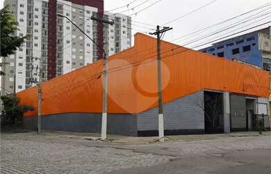 Imagem: O depósito possui 5 Vagas na garagem, 1.605m² de Área e