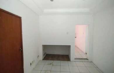 Imagem 5: Locação - Excelente Casa Comercial na Rua Paula Lima esquina com Dr....