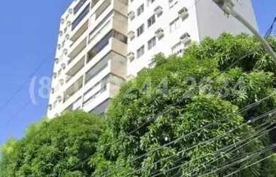 Imagem: O apartamento possui 3 Dormitórios, 1 Banheiro, 2 Vagas na