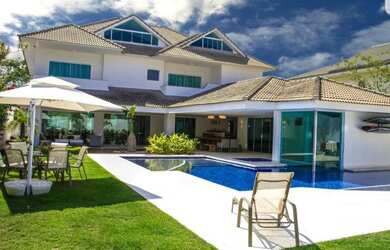 Imagem: A casa em condomínio possui 5 Dormitórios, 5 Banheiros, 4