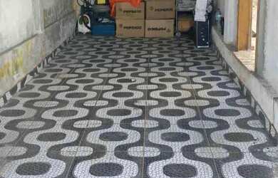 Imagem: A casa possui 2 Dormitórios e 1 Banheiro e está localizado