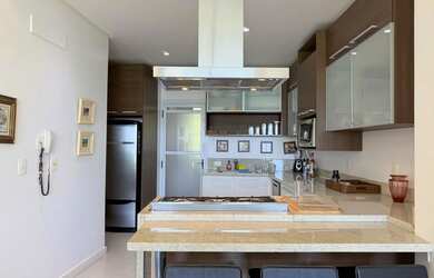 Imagem 13: Imóvel para venda possui 188 metros quadrados com 4 quartos em Cacupé...