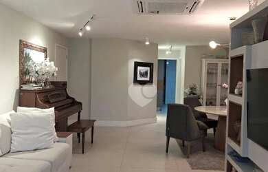 Imagem: O apartamento possui 4 Dormitórios, 4 Banheiros, 2 Vagas na