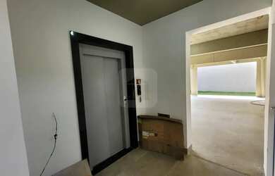 Imagem: O apartamento possui 3 Dormitórios, 3 Banheiros, 2 Vagas na