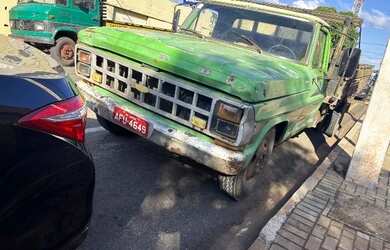 Imagem: A kitnet possui 2 Banheiros, 1 Vaga na garagem, 60m² de Área