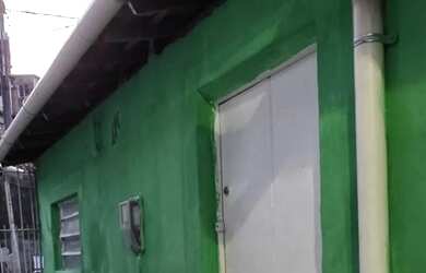 Imagem: A casa possui 2 Dormitórios, 1 Banheiro e está localizado