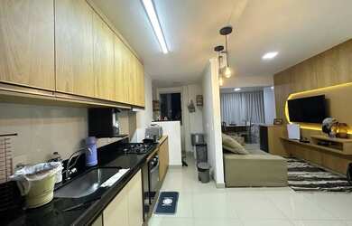 Imagem: O apartamento possui 1 Dormitório, 1 Banheiro, 1 Vaga na garagem