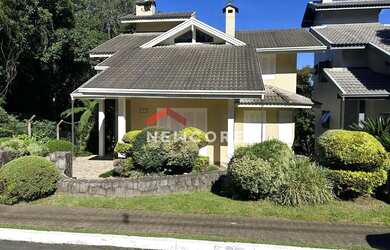 Imagem: A casa em condomínio possui 3 Dormitórios, 1 Banheiro, 2 Vagas