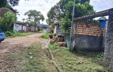 Imagem 3: Vendo terreno na rua em frente ao porto marina. 8x20
