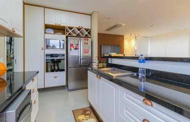 Imagem: O apartamento possui 3 Dormitórios, 4 Banheiros, 3 Vagas na