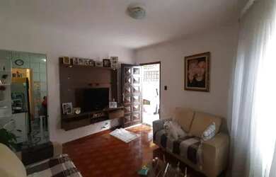 Imagem: A casa possui 2 Dormitórios, 1 Banheiro, 1 Vaga na garagem