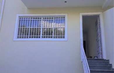 Imagem: A casa possui 2 Dormitórios, 3 Banheiros, 2 Vagas na garagem