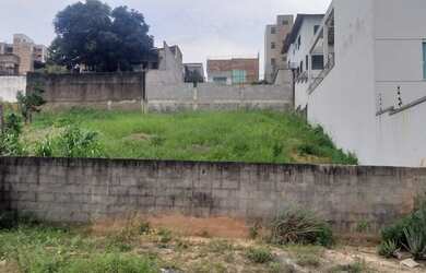 Imagem: O terreno possui 360m² de Área e está localizado em Campo