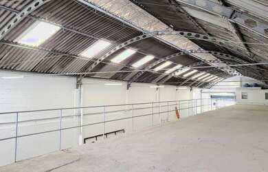 Imagem 2: Galpão/Depósito/Armazém para aluguel e venda tem 700 metros quadrados