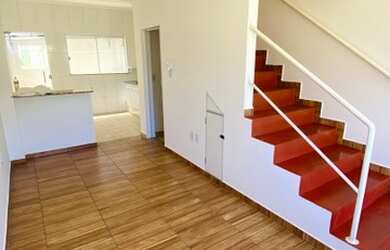 Imagem: A casa possui 2 Dormitórios, 2 Banheiros, 1 Vaga na garagem