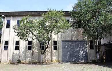 Imagem: O depósito possui 5 Vagas na garagem, 2.194m² de Área e