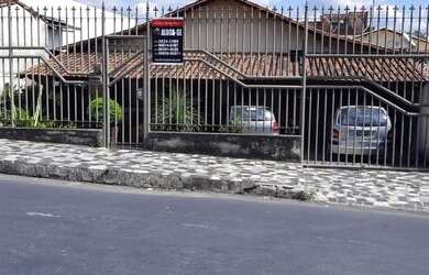 Imagem: A casa possui 1 Dormitório, 1 Banheiro, 5 Vagas na garagem