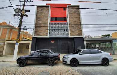 Imagem: O apartamento possui 2 Dormitórios, 1 Banheiro, 1 Vaga na garagem