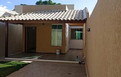 Imagem: A casa possui 2 Dormitórios, 2 Banheiros, 1 Vaga na garagem