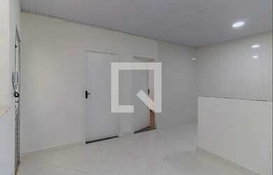 Imagem: A casa possui 2 Dormitórios, 1 Banheiro, 1 Vaga na garagem