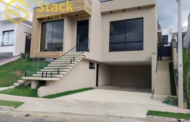 Imagem: A casa em condomínio possui 3 Dormitórios, 3 Banheiros, 4