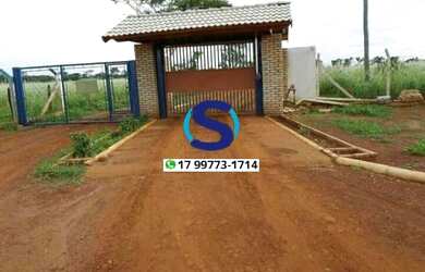 Imagem: O terreno possui 450m² de Área e está localizado em Indiaporã