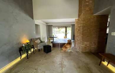 Imagem: A casa em condomínio à venda possui 3 Dormitórios, 5 Banheiros