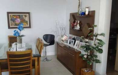 Imagem: A casa possui 4 Dormitórios, 4 Banheiros, 2 Vagas na garagem