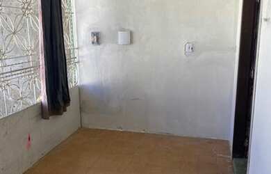 Imagem: A casa possui 2 Dormitórios, 1 Banheiro e está localizado