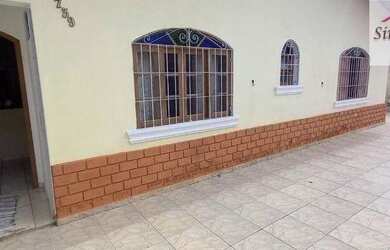 Imagem: A casa possui 2 Dormitórios, 2 Banheiros, 5 Vagas na garagem