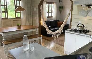 Imagem: A casa possui 4 Dormitórios, 1 Banheiro, 156m² de Área e