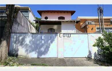 Imagem: A casa possui 4 Dormitórios, 5 Banheiros, 5 Vagas na garagem