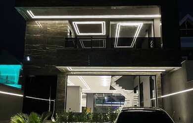 Imagem 2: Projeto contemporâneo casa All Black à venda no Riviera Del Sol