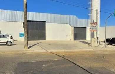 Imagem: O depósito possui 4 Vagas na garagem, 880m² de Área e está