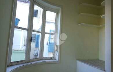 Imagem: A casa possui 3 Dormitórios, 2 Banheiros, 1 Vaga na garagem