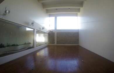 Imagem 4: Edifício Comercial para venda possui 1.159 metros quadrados, 4 andares...