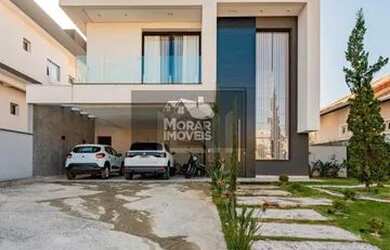 Imagem: A casa em condomínio possui 4 Dormitórios, 4 Banheiros, 5