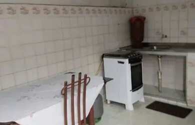 Imagem: A casa possui 2 Dormitórios, 1 Banheiro, 1 Vaga na garagem