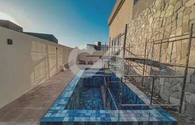 Imagem: A casa em condomínio possui 4 Dormitórios, 5 Banheiros, 4