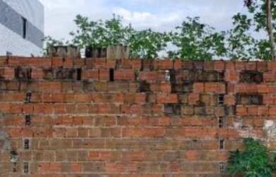 Imagem: O terreno possui 200m² de Área e está localizado em Paratibe